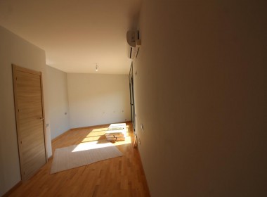 3551799-9b984949